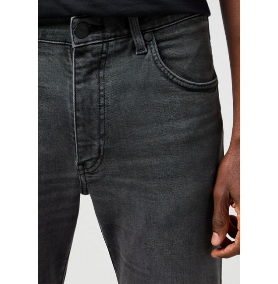 WRANGLER LARSTON 812 WHISPERED WASH 112362433 SLIM TAPERED GREY