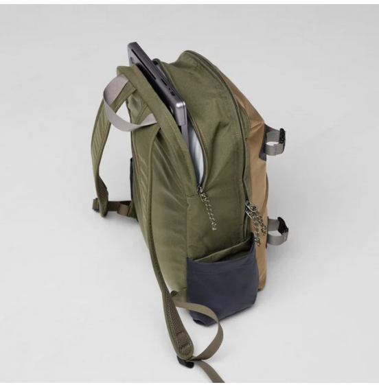 FJALLRAVEN VARDAG BACKPACK 17 L. ΣΑΚΙΔΙΟ ΠΛΑΤΗΣ 23200300-620-221 GREEN CLAY