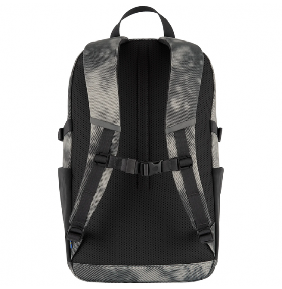 FJALLRAVEN SKULE GRAPHICS 24 L. ΣΑΚΙΔΙΟ ΠΛΑΤΗΣ 23200413-118-987 FOSSIL SHADE