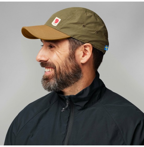 FJALLRAVEN HIGH COAST WIND CAP 12100004-620-232 GREEN BUCKWHEAT BROWN