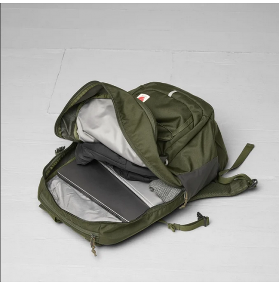 FJALLRAVEN SKULE 20 L. ΣΑΚΙΔΙΟ ΠΛΑΤΗΣ 23349-662 DEEP FOREST