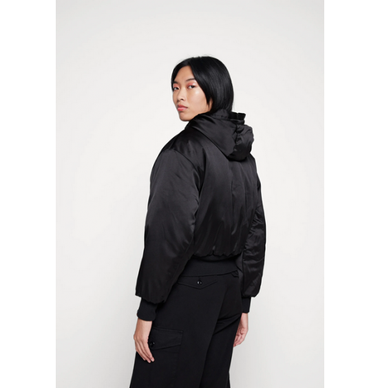 ELLESSE JOANARA PADDED JACKET BLACK (SGP15961-011)